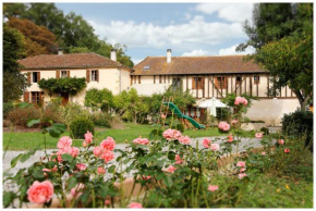Гостиница La Ferme des Grisettes  Монтескью